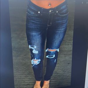 Kancan jeans! Mid rise Excellent condition size 28